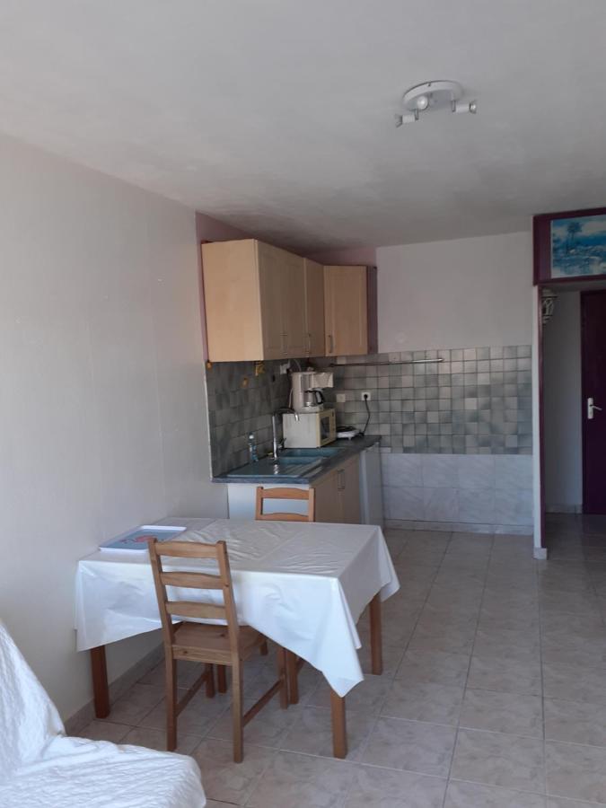 פאלאבה-לה-פלו Appartements Les Lamparos מראה חיצוני תמונה